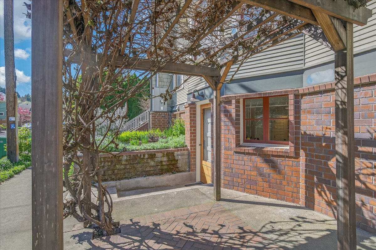 1705 NW 25th Ave, Unit B - 1